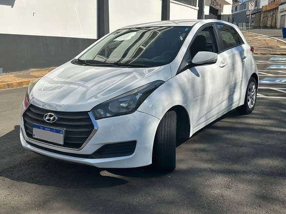 HYUNDAI HB20 1.0 COMFORT PLUS 12V FLEX 4P MANUAL